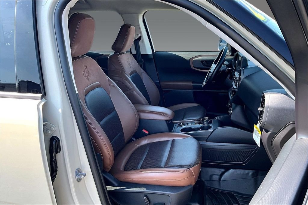 Used 2024 Desert Sand Ford Badlands image 4
