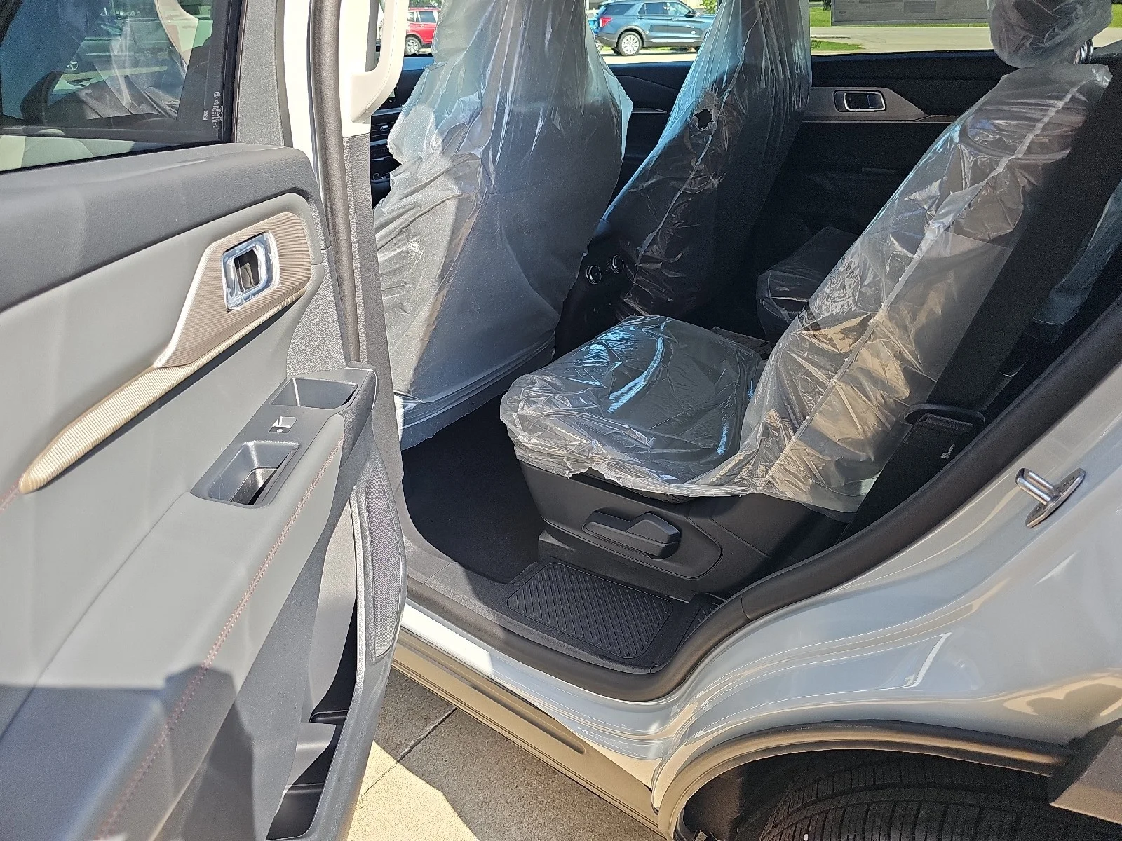 New 2026 Space White Metallic Ford Active image 13