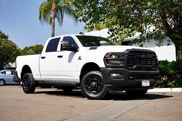 New 2026 Bright White Clear-Coat Exterior Paint RAM Tradesman image 2