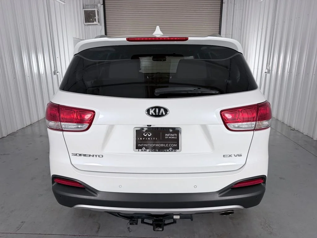 Used 2017 Snow White Pearl Kia EX image 6
