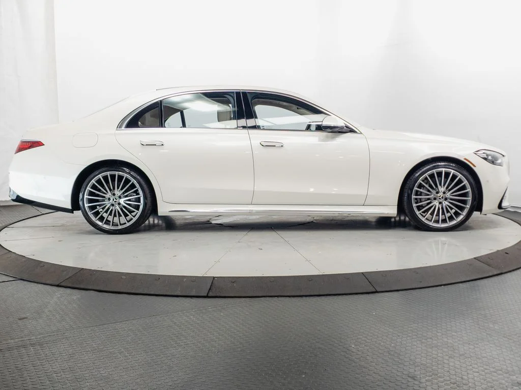 Used 2023 MANUFAKTUR Diamond White Mercedes-Benz S 500 image 36