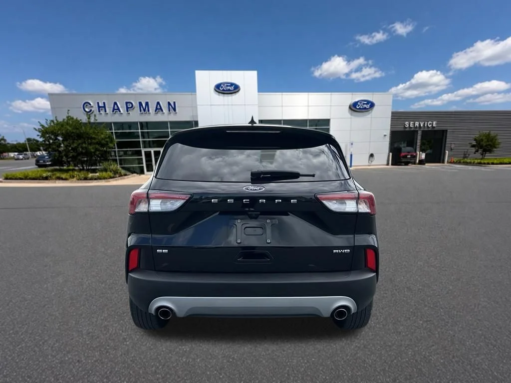 Used 2022 Black Metallic Ford SE image 4