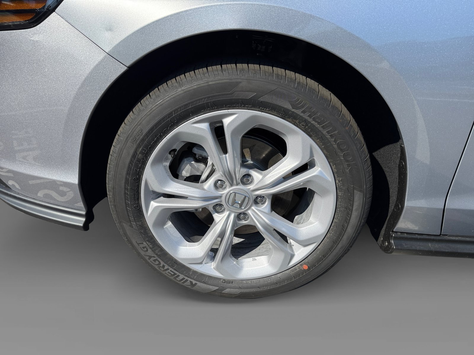 New 2026 Solar Silver Metallic Honda LX image 9