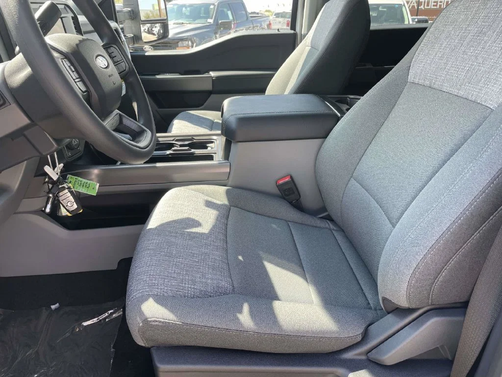 New 2027 White Ford XLT image 13