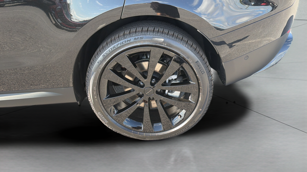 New 2026 Santorini Black Land Rover SE image 16