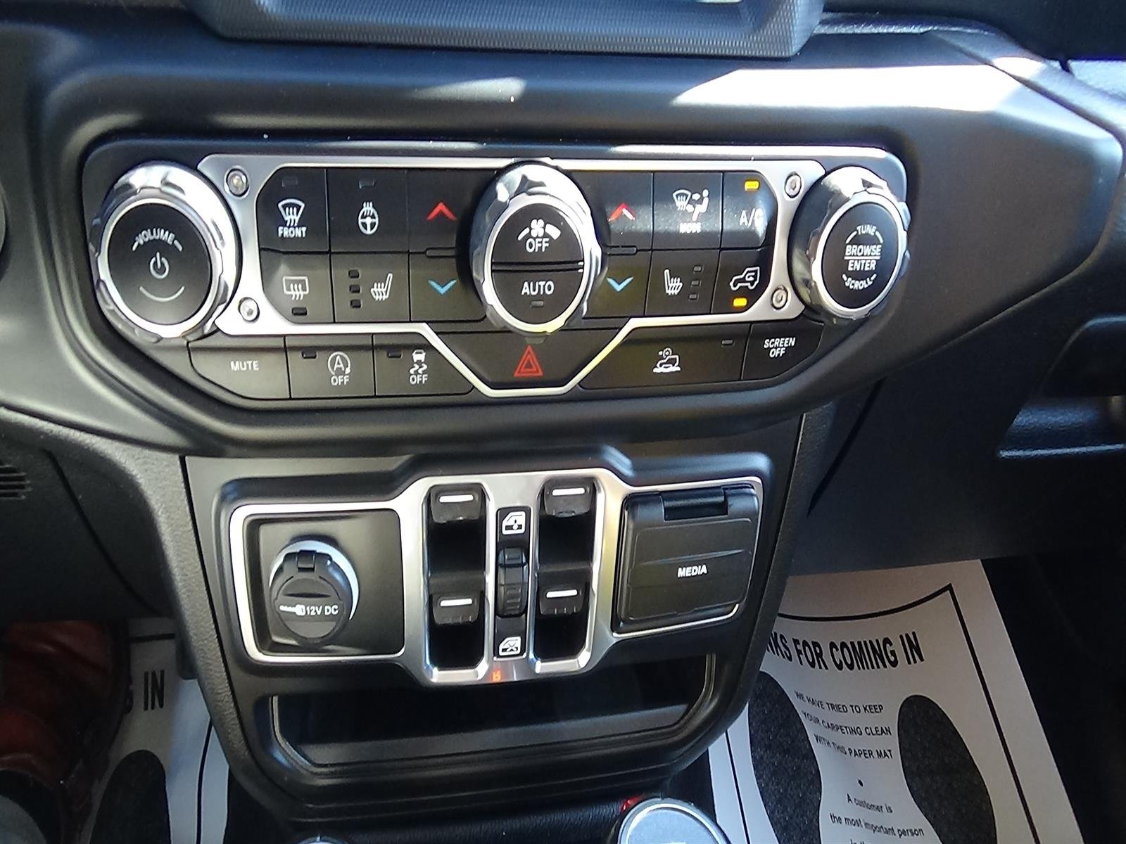 Used 2021 Black Clear Coat (px8) Jeep Overland image 29