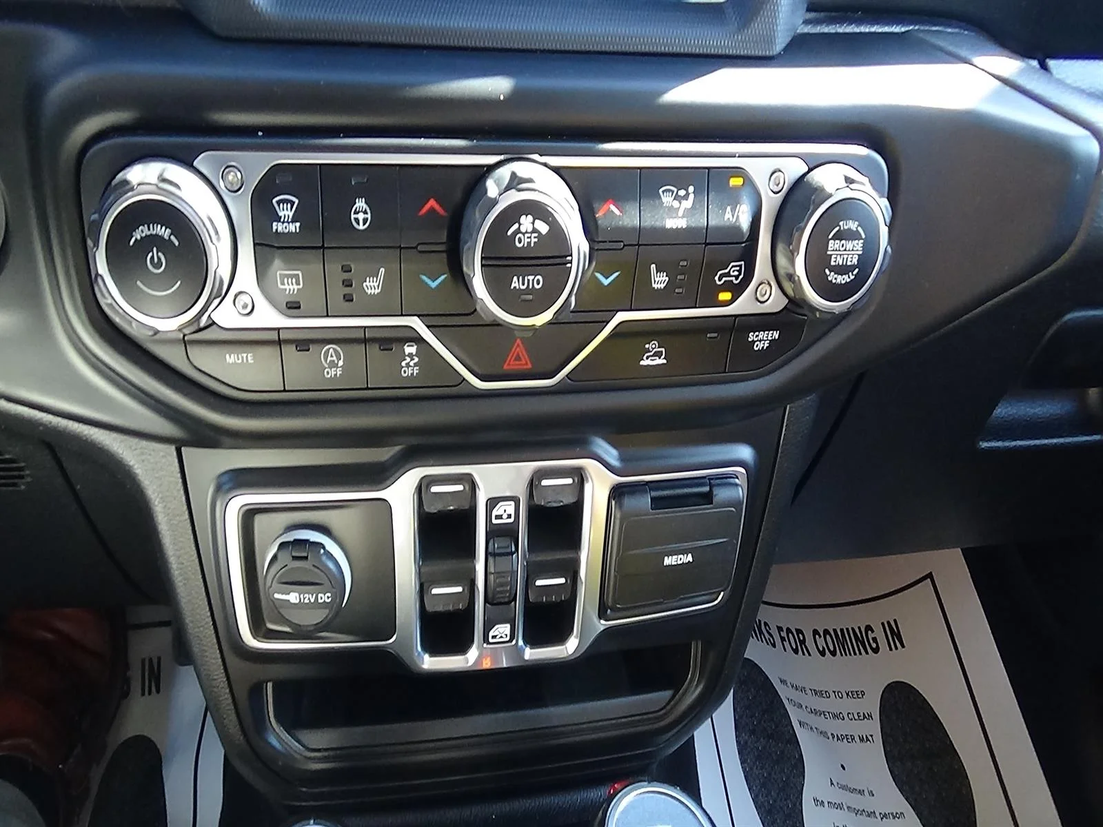 Used 2021 Black Clear Coat (px8) Jeep Overland image 29