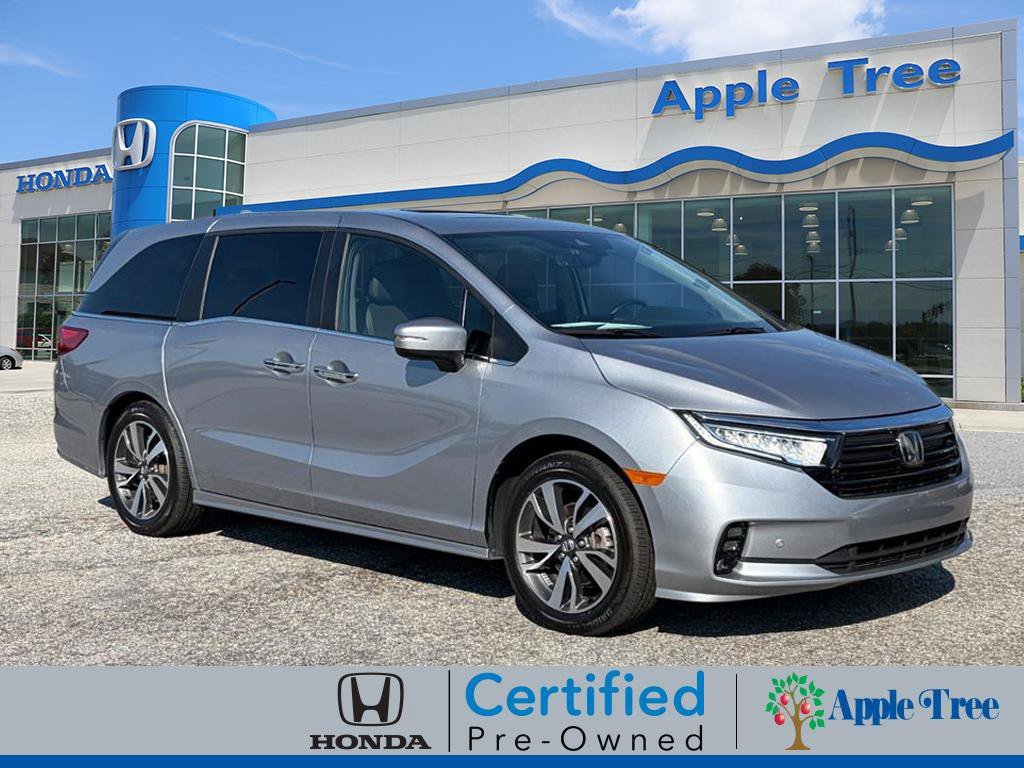 Used 2024 Lunar Silver Metallic Honda TOURING image 26