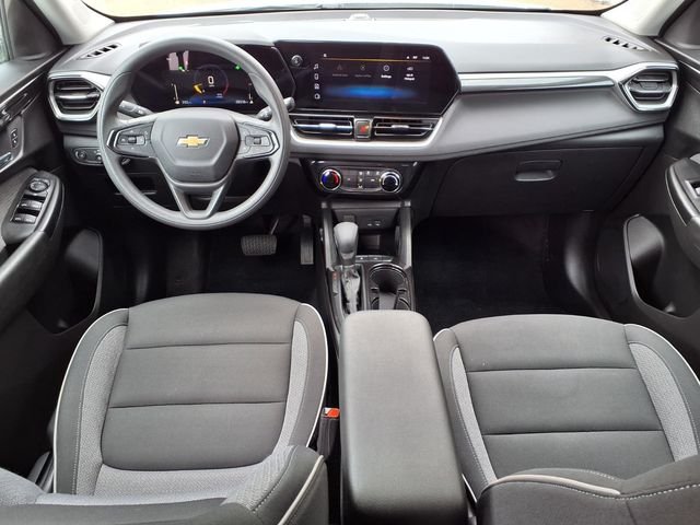 Used 2025 White Chevrolet LT image 7