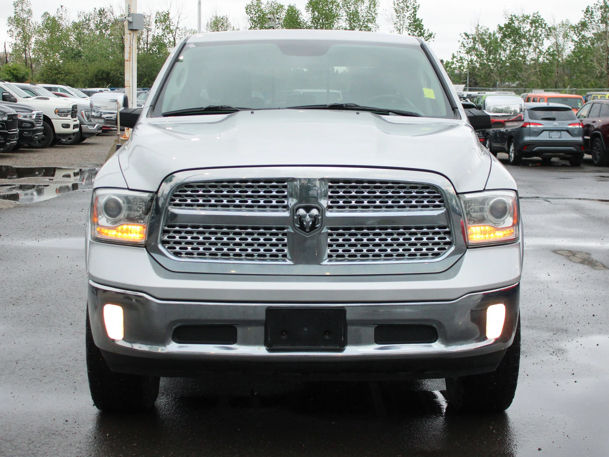 Used 2018 Silver RAM Laramie * HEMI V8 | 3M PPF | Alpine | Apple CarPlay | Tonneau Cover | Sunroof | Heated Seats image 7