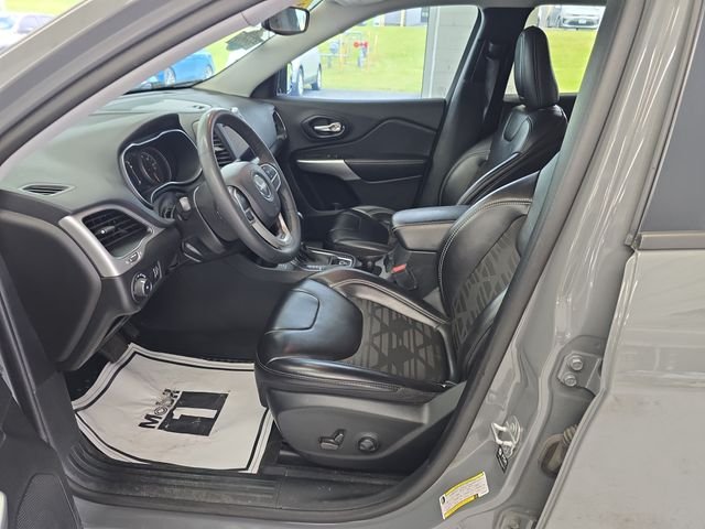 Used 2022 Gray Jeep X image 13
