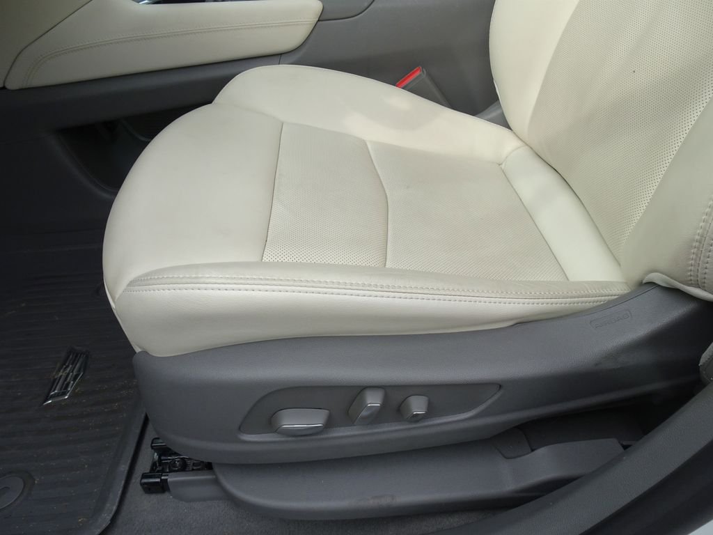 Used 2021 White Cadillac Premium Luxury image 7