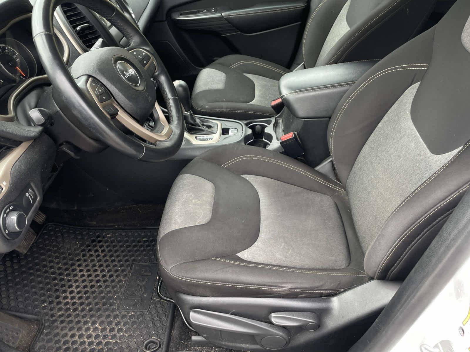 Used 2016 Bright White Clearcoat Jeep Sport image 24
