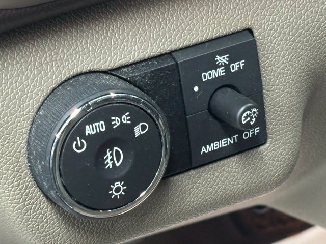 Used 2016 WHITE FROST TRICOAT GMC Denali image 24