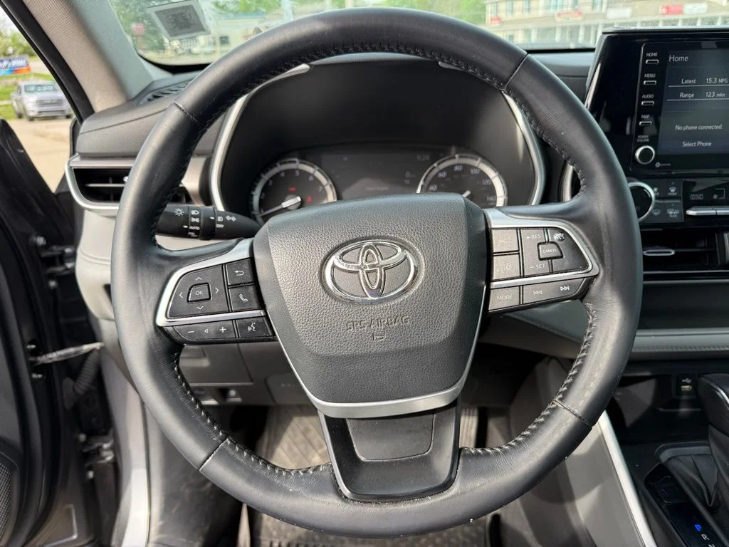 Used 2022 Gray Toyota XLE image 14