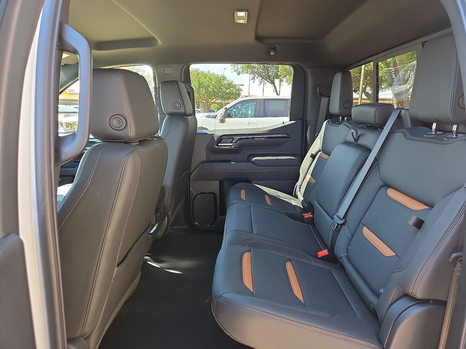 2026 GMC Sierra 1500 AT4 - Photo 10