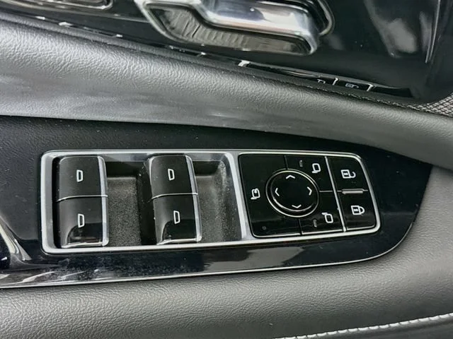 2027 Cadillac OPTIQ V-Series - Photo 11