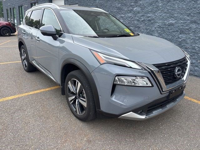 2023 Nissan Rogue Platinum AWD's photo