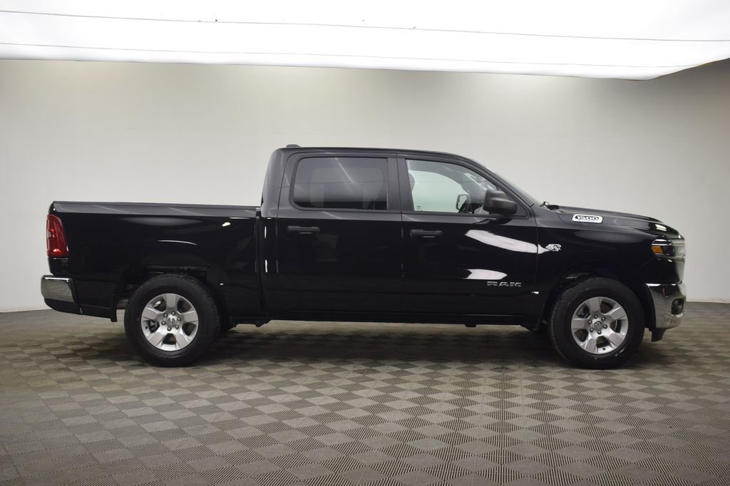 New 2026 Diamond Black Crystal Pearl-Coat Exterior Paint RAM Big Horn/Lone Star image 3