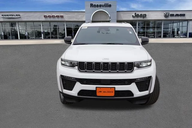 New 2026 Bright White Clear-Coat Exterior Paint Jeep Limited image 8