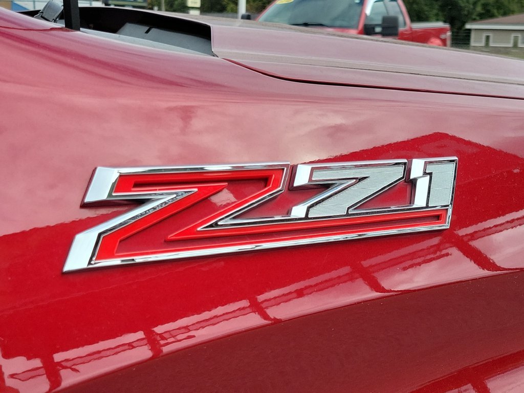 Used 2019 CAJUN RED TINTCOAT Chevrolet RST image 6