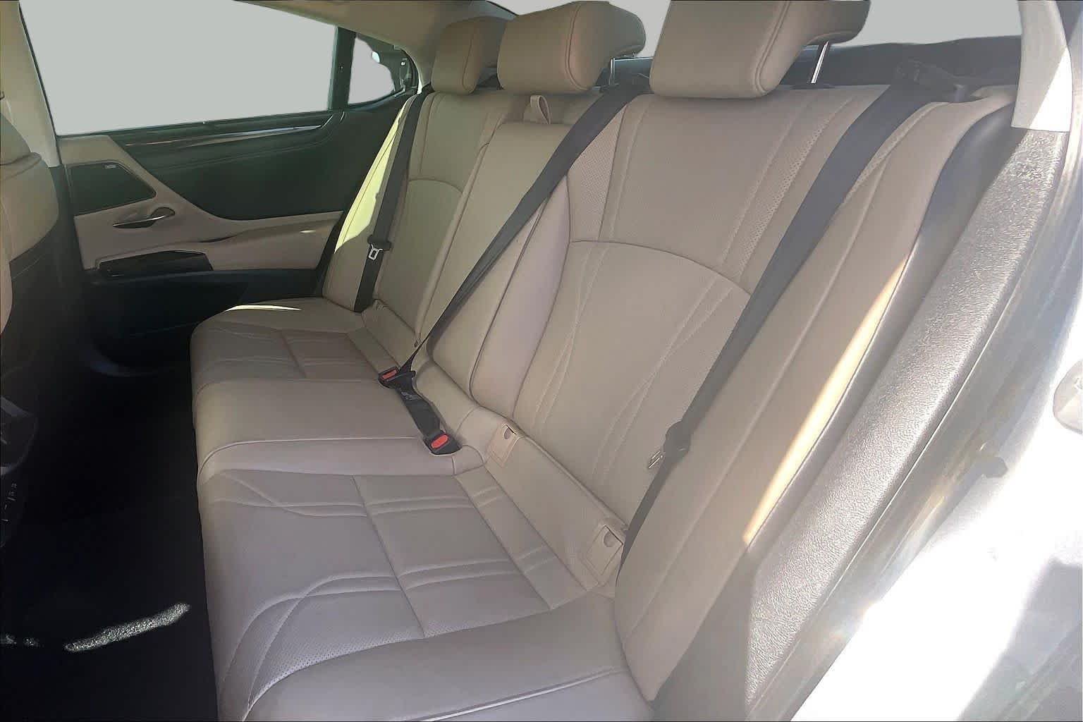 Used 2019 Nebula Gray Pearl Lexus Ultra Luxury image 19
