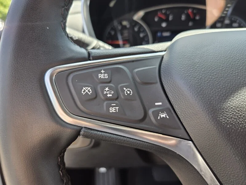 Used 2024 Summit White CHEVROLET LT image 24