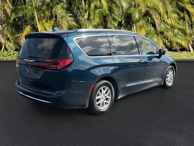 Used 2021 Blue Chrysler Touring L image 5