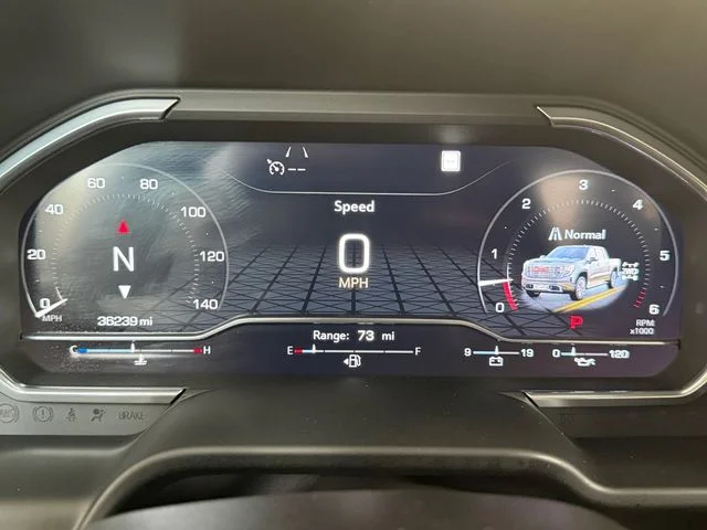 Used 2023 White GMC Denali image 25