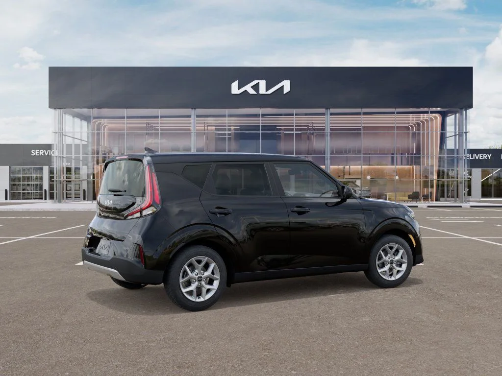New 2025 Fusion Black Kia LX image 5
