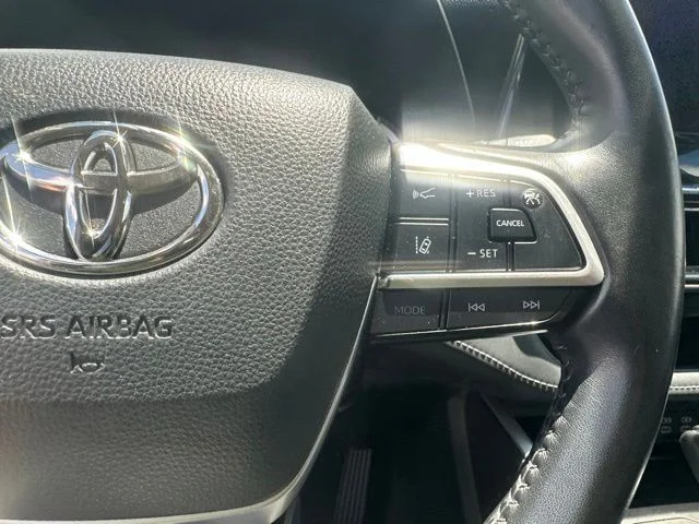 Used 2023 Silver Toyota LE image 20
