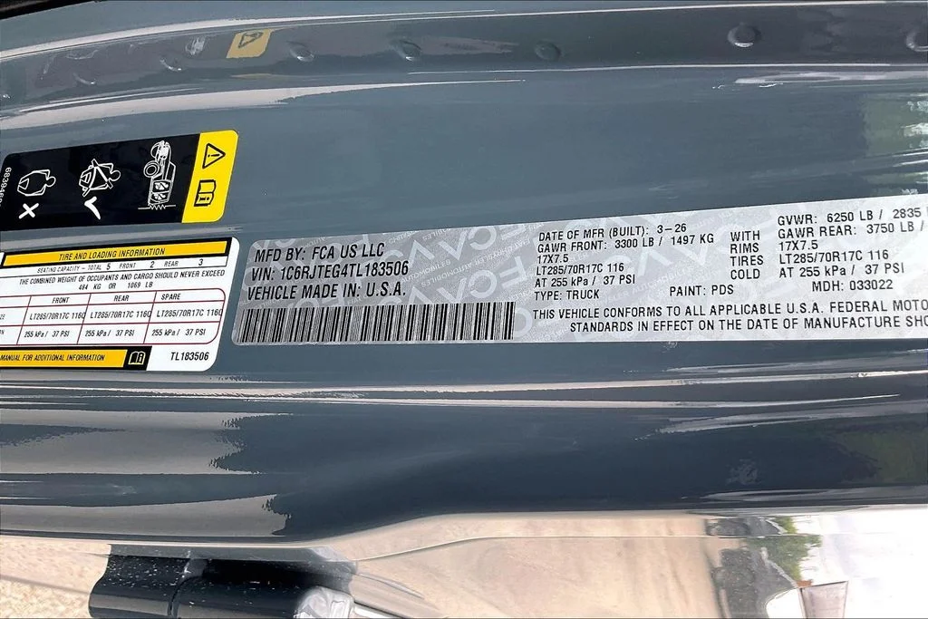 New 2026 Anvil Clear-Coat Exterior Paint Jeep Mojave image 11