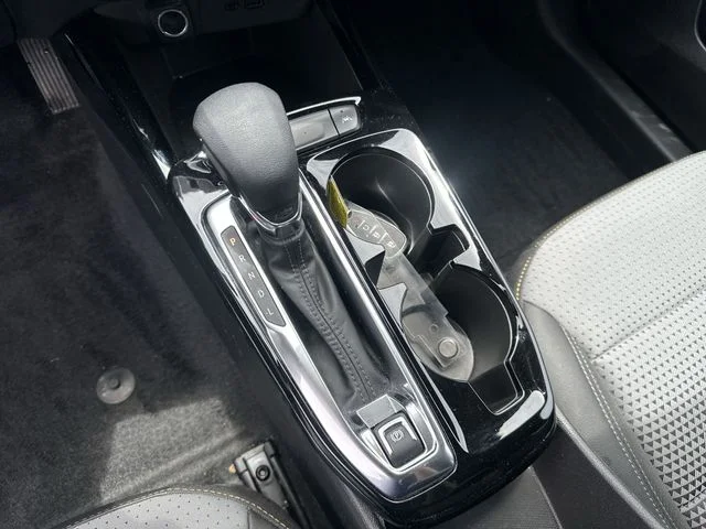Used 2024 Summit White Chevrolet LT image 22
