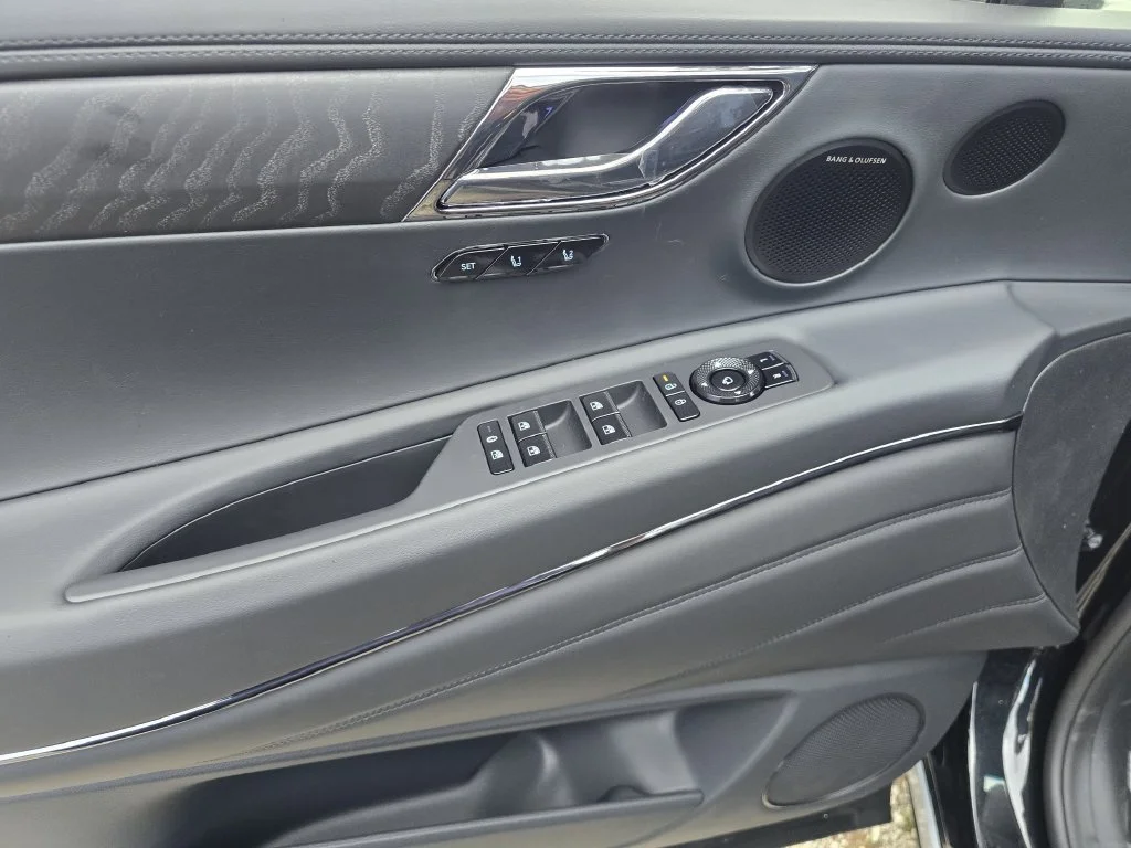 New 2027 Black Genesis 3.5T e-SC image 17