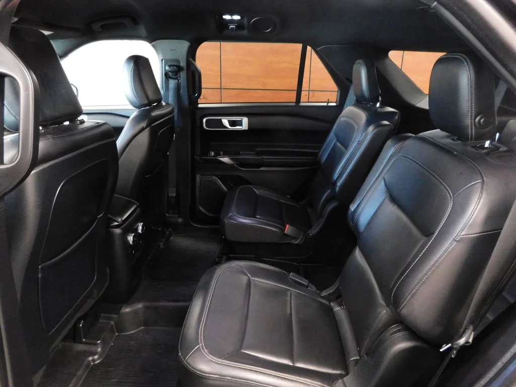 Used 2020 Agate Black Metallic Ford XLT image 36