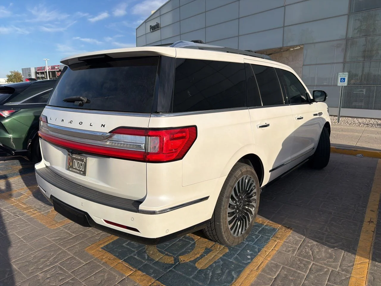 Used 2019 White Platinum Clearcoat Metallic Lincoln Black Label image 4