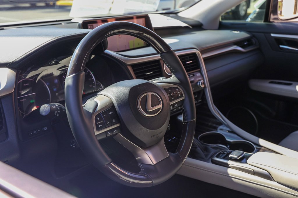 Used 2017 White Lexus 450h image 14