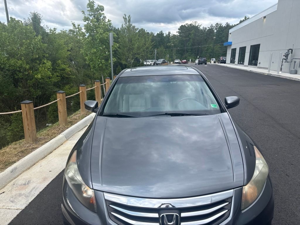Used 2011 Polished Metal Metallic Honda EX-L image 3