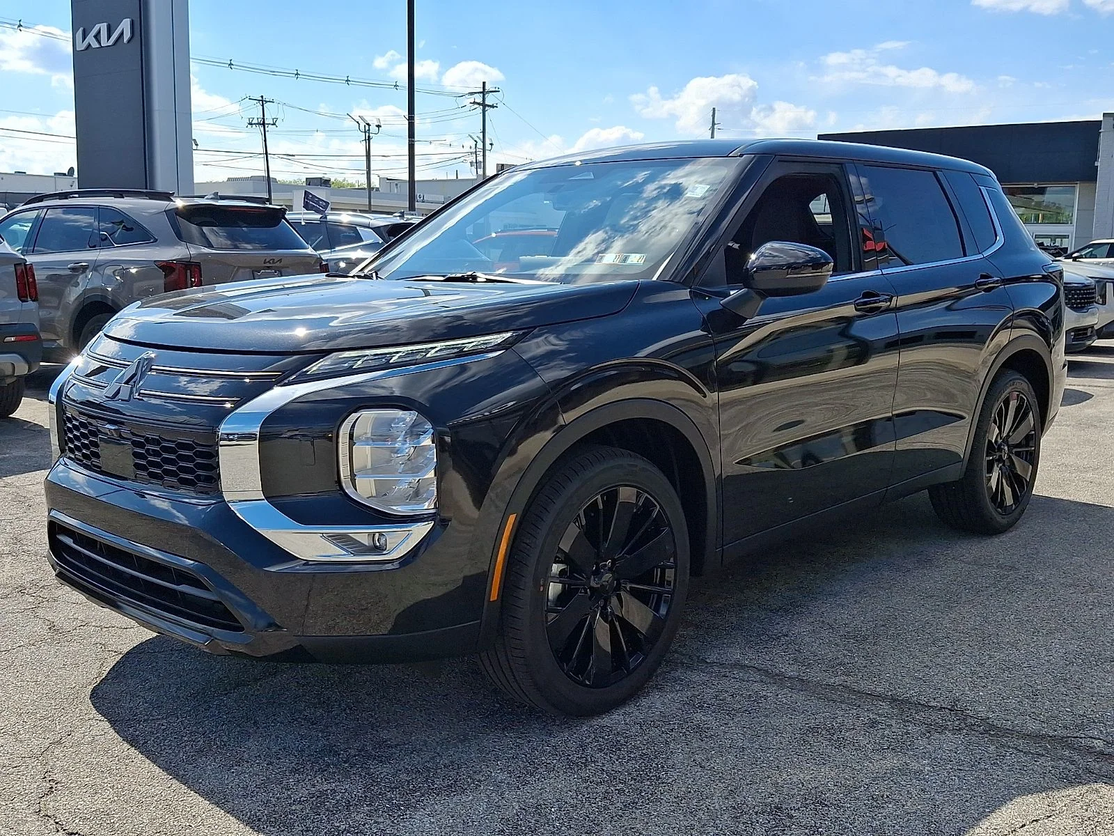 New 2026 Black Mitsubishi LE image 4