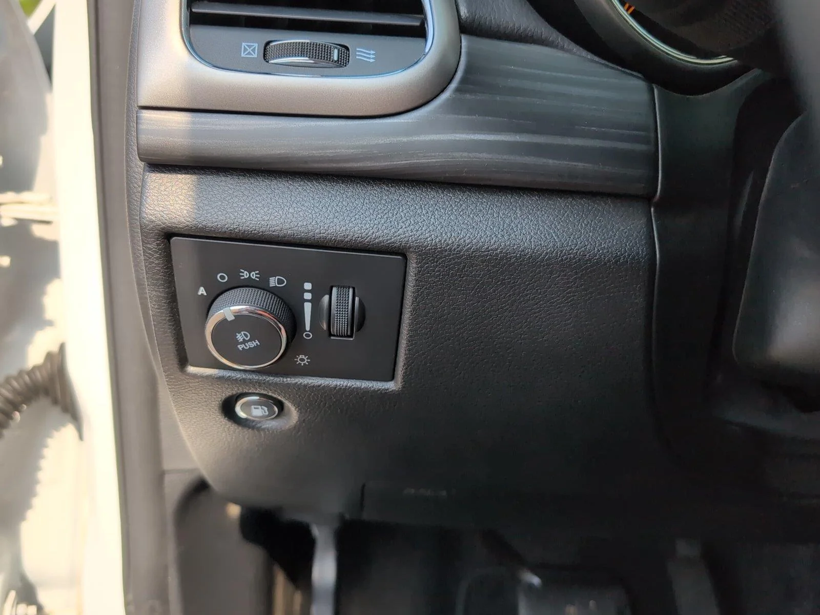 Used 2022 Bright White Clearcoat Jeep Laredo X image 28