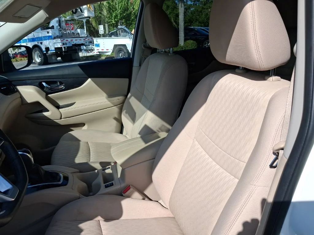 Used 2018 White Nissan SV image 19