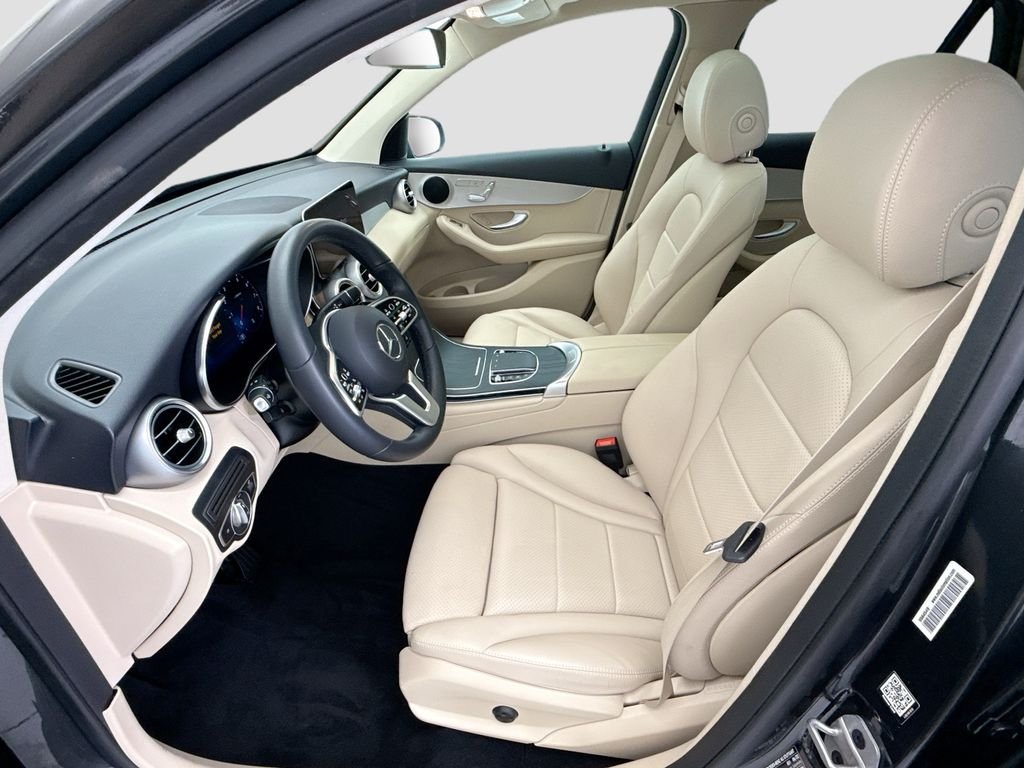 Certified Used 2022  Mercedes-Benz GLC 300 image 17