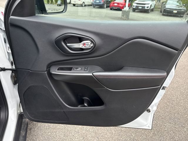 Used 2022 Bright White Clearcoat Jeep Trailhawk image 25