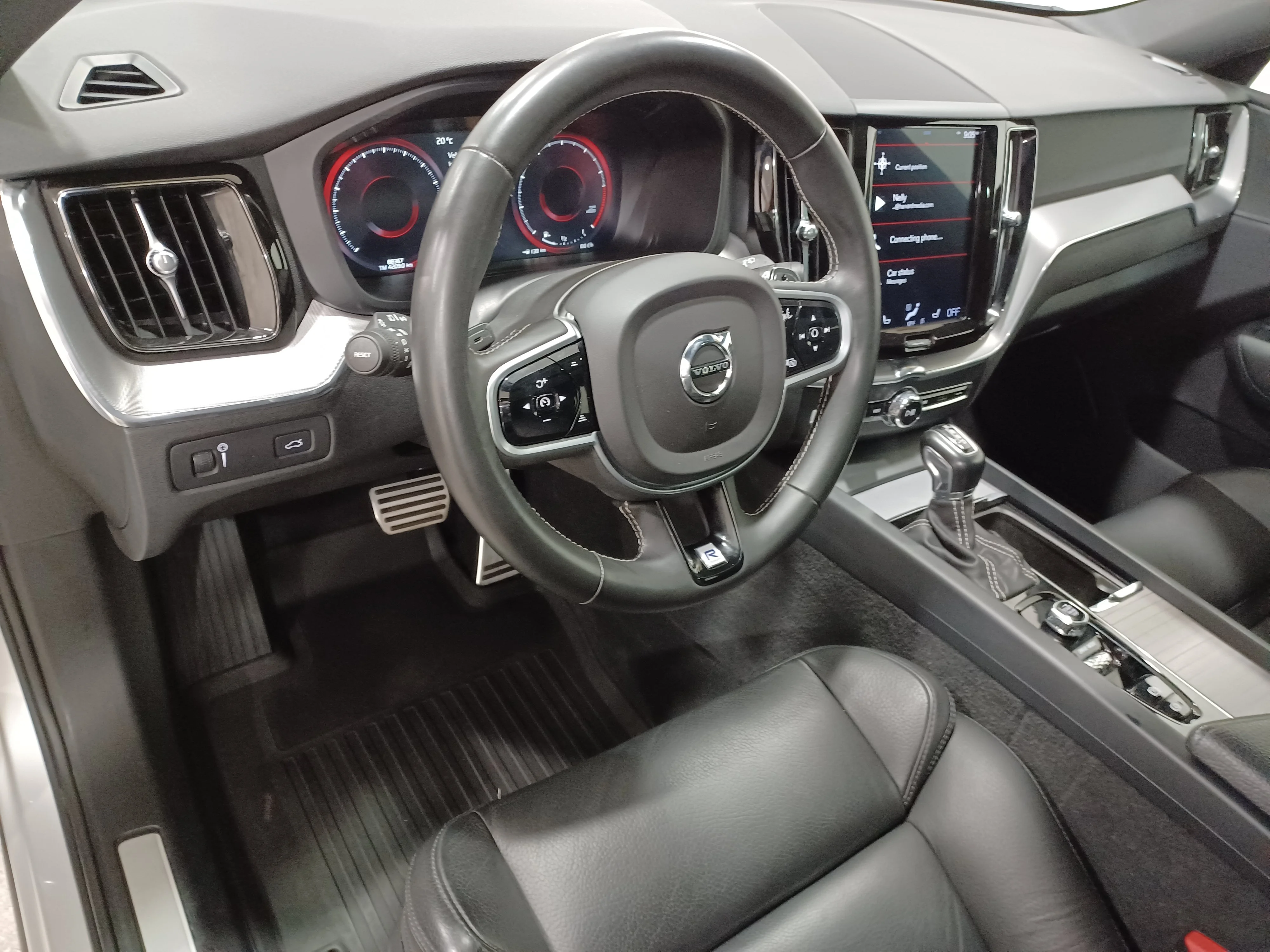 Certified Used 2020 Silver Volvo T6 R-Design AWD*Adaptive Cruise | Nav | Pano Roof | Htd Leather | Lane Keep Assist | Park Assist image 14