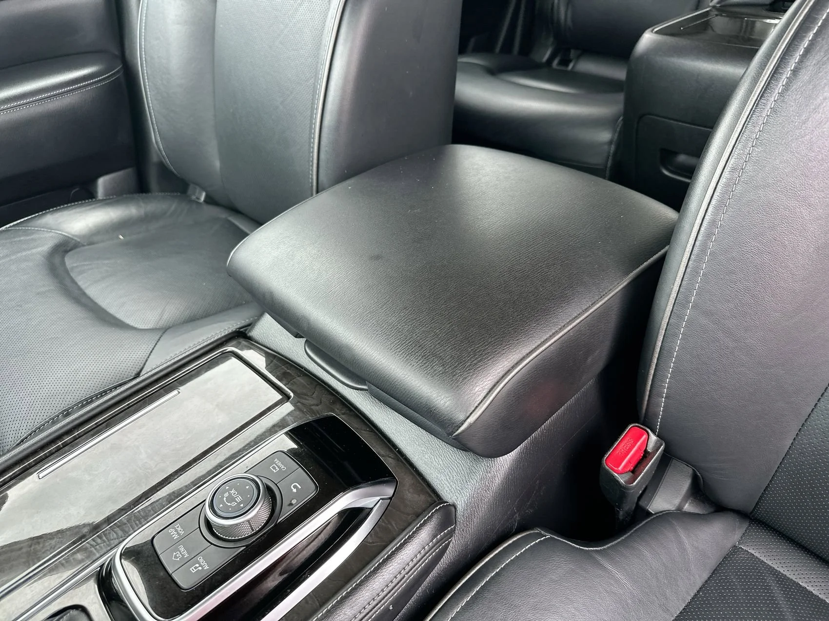 Used 2024 Anthracite Gray INFINITI LUXE image 22