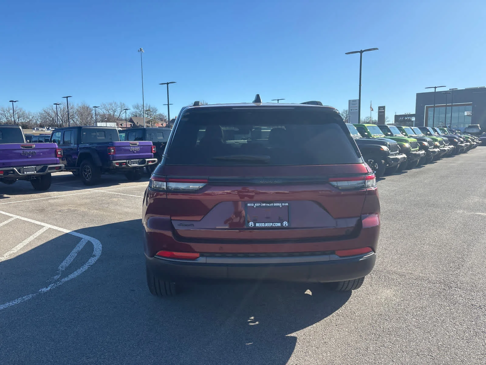 New 2026 Velvet Red Pearl-Coat Exterior Paint Jeep Limited image 8
