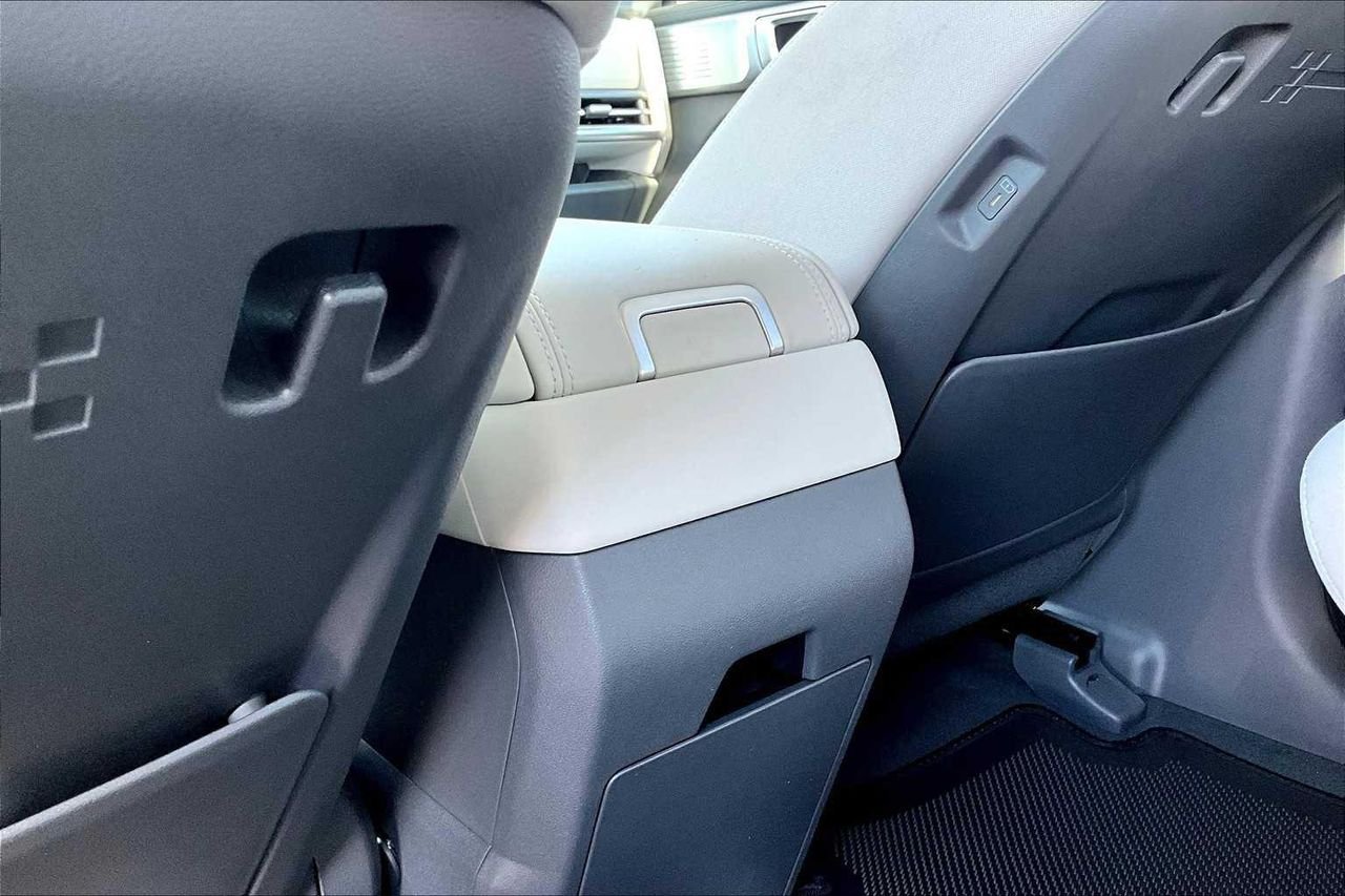 2026 Hyundai Santa Fe SE - Photo 18
