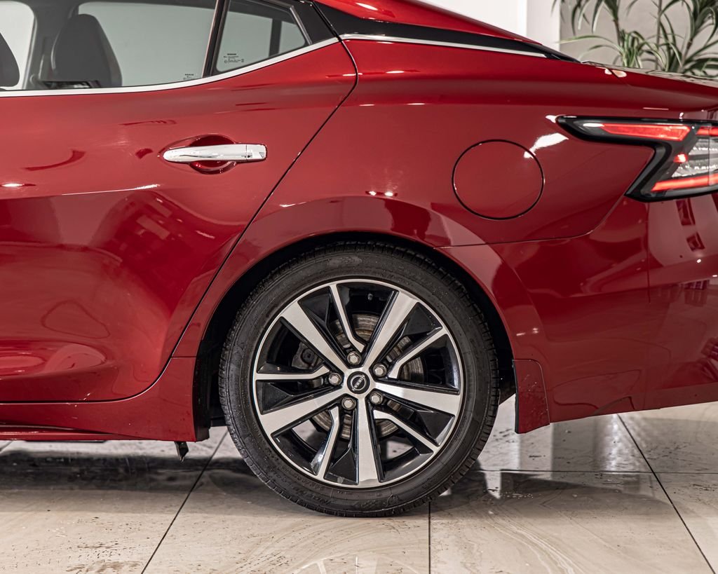 Used 2023 Red Nissan 3.5 SL image 7