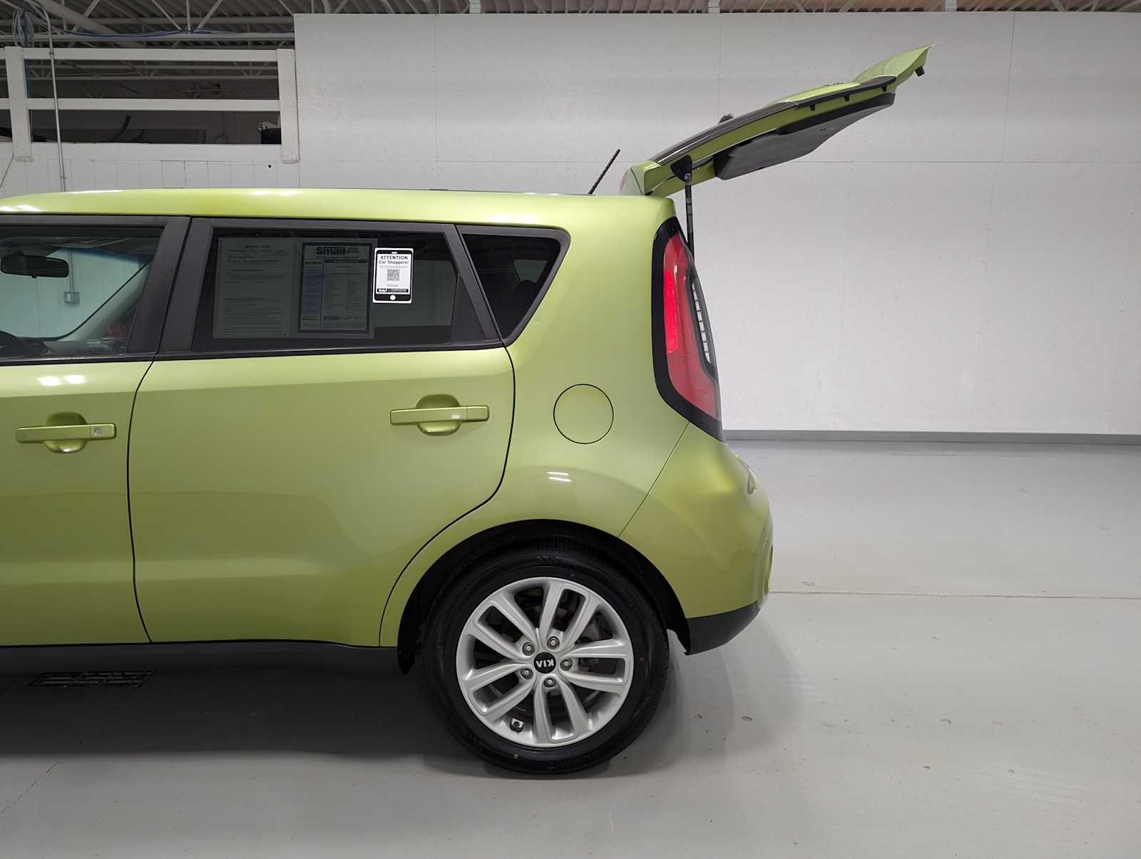 Used 2017 Alien II Kia + image 11