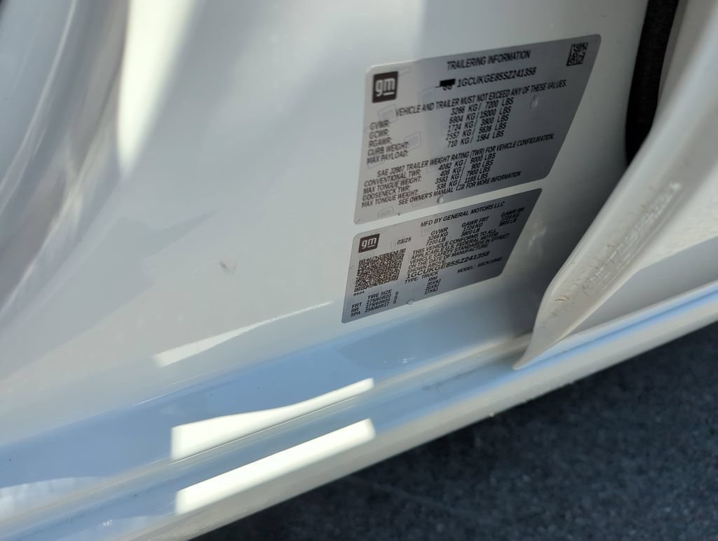 Used 2025 Summit White Chevrolet LTZ image 39